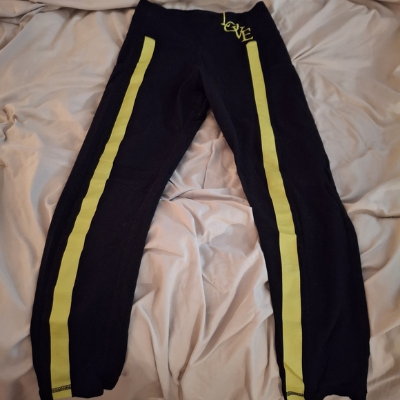 New York & Company Soho Street Women's Black and Yellow Leggings - Picture 3 of 8